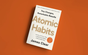 Read more about the article Atomic Habits Breakdown: Mastering Your Habits 📘💪